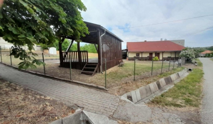 Aktuality / Realizovaný s finančnou podporu Nitrianskeho Samosprávneho kraja - foto